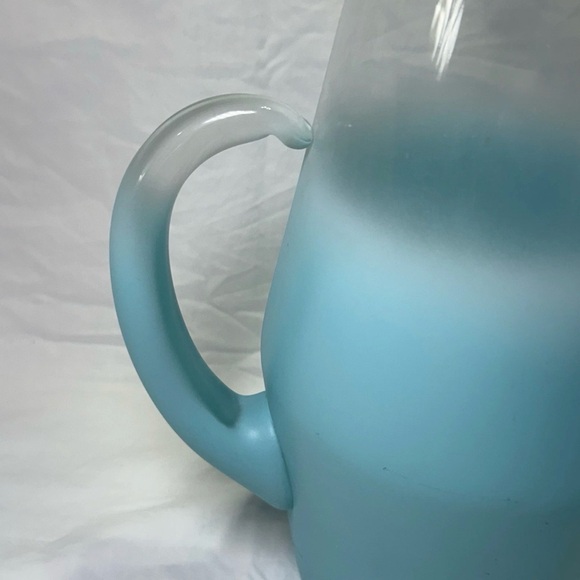 Vintage Blendo Turquoise Blue Glass Pitcher Mid Century Modern 11.75" 2.5 Qt - Picture 6 of 9